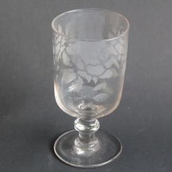Ancien verre décor gravé Roses