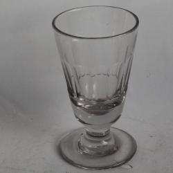 Ancien verre à absinthe