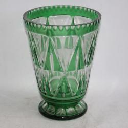 Vase en cristal taill&eacute; vert Val St Lambert