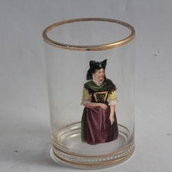 Verre &eacute;maill&eacute; Personnage costume populaire Suisse Folklore