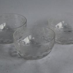 Anciennes coupelles à fruits cristal taillé Vignes