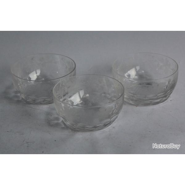 Anciennes coupelles � fruits cristal taill� Vignes