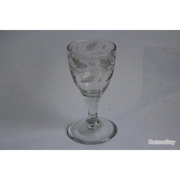 Verre souffl� Glands et Feuilles de ch�nes XVIIIe si�cle