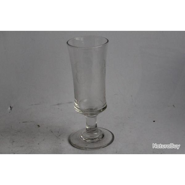 Ancien verre souffl� grav� monogramme EB