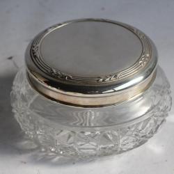 Bonbonni&egrave;re cristal et argent massif Angleterre