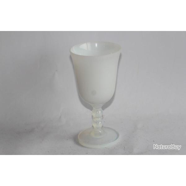 Vase verre � pied cristal Opalescent S�vres