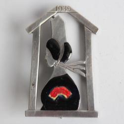 Insigne argent &eacute;maill&eacute; Bretonne 1939 Art populaire Costume Bigouden