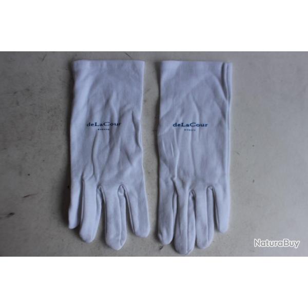 DeLaCour Gants publicitaires montre horlogerie