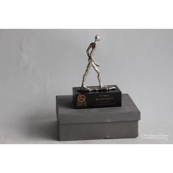Sculpture bronze argent� Calmuscki Kovacs Homme Petroleum Award