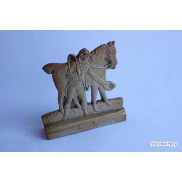 Sculpture cavalier gr�s