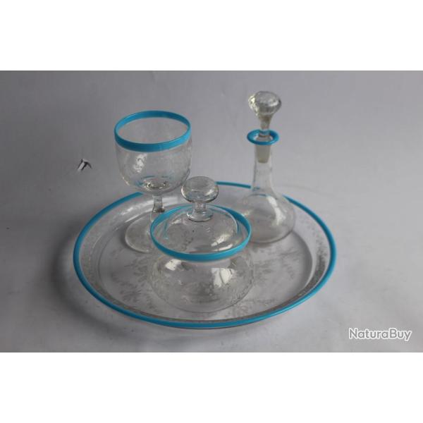 Service liqueur cristal grav� opaline bleue XIXe si�cle Art de la table