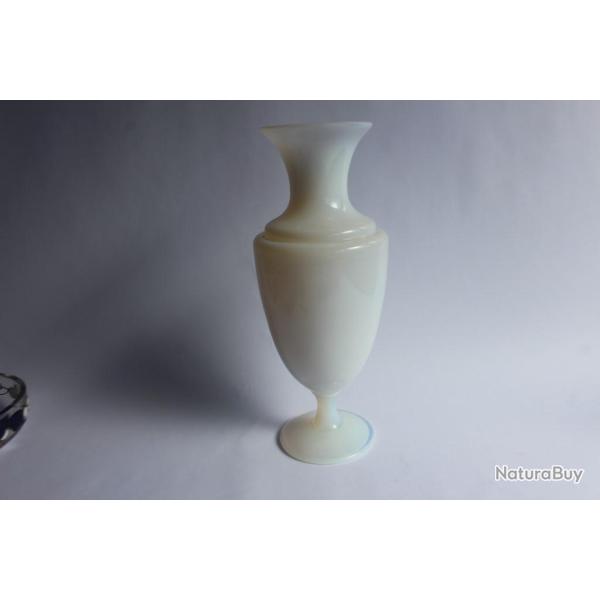 SEVRES grand vase en cristal blanc Art de la table Verrerie