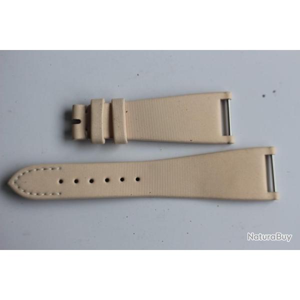 PATEK PHILIPPE Bracelet montre satin rose p�le 21 mm