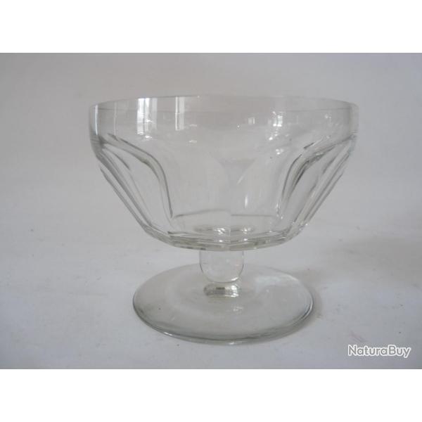 BACCARAT Coupe � champagne cristal Art de la table
