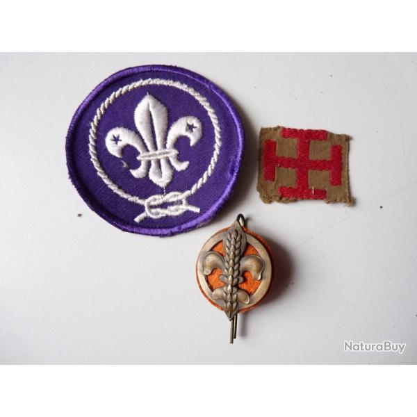 Trois anciennes insignes Scout