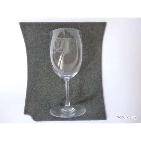 BACCARAT Verre � vin cristal