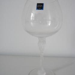 Verre à vin cristal SEVRES modèle vigne raisin Art de la table