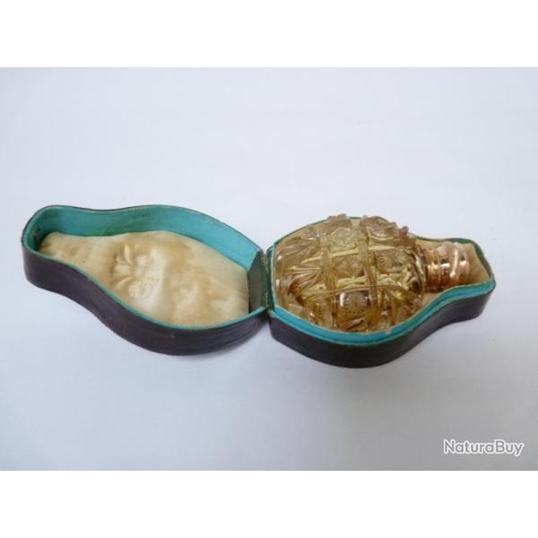 Flacon � sel cristal taill� et or Charles X