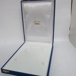 Grand &eacute;crin pour bijoux et montre DAMAS