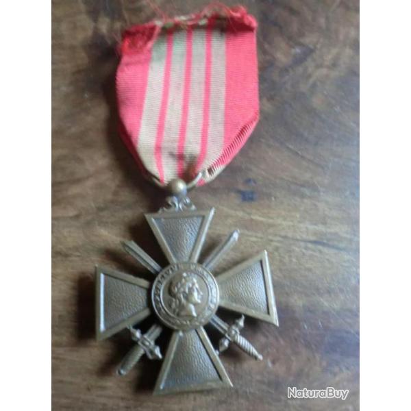 MEDAILLE CROIX DE GUERRE  1939