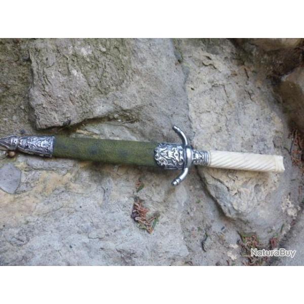 Superbe Dague Romantique
