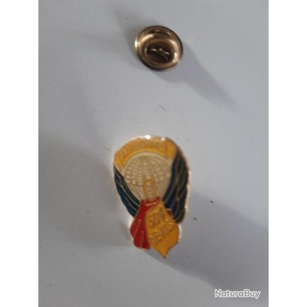 INSIGNE METAL DU 504 TH P.I.R. U.S.