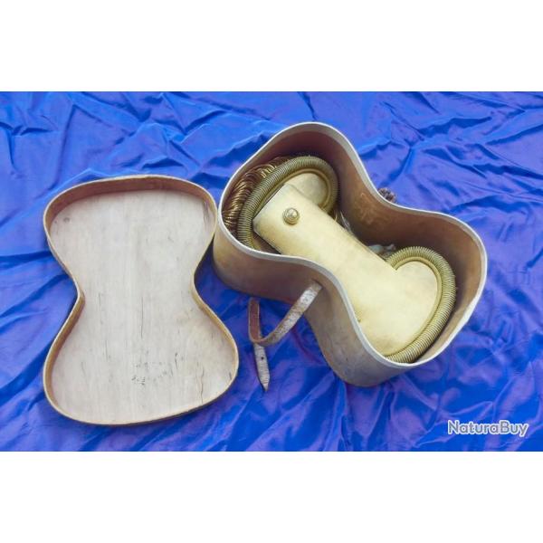 PAIRE D'�PAULETTES D'OFFICIER D'INFANTERIE EN BOITE BREVET�E.