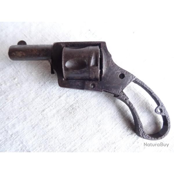 PB-85) petit bulldog  a restaurer ou pour pi�ces , petit prix