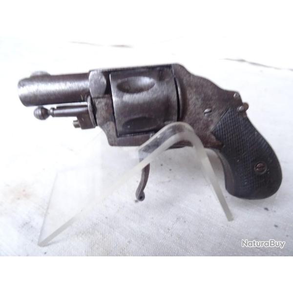 p10)  lot , bulldog  , cal 7 mms , No 6884 ,,,, nombreux poin�ons , petit prix