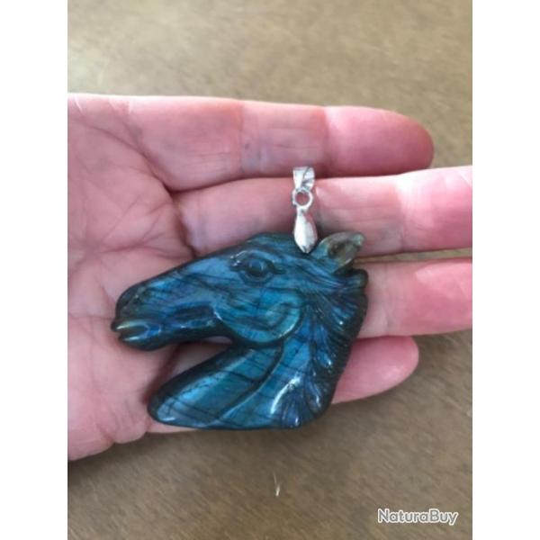 Pendentif am�rindien cheval sculpt� sur pierre labradorite