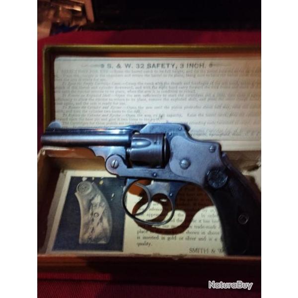 BEAU SMITH WESSON  32 sw DEPARTURE DANS Sa BO�TE D'ORIGINE . certificat st Etienne.