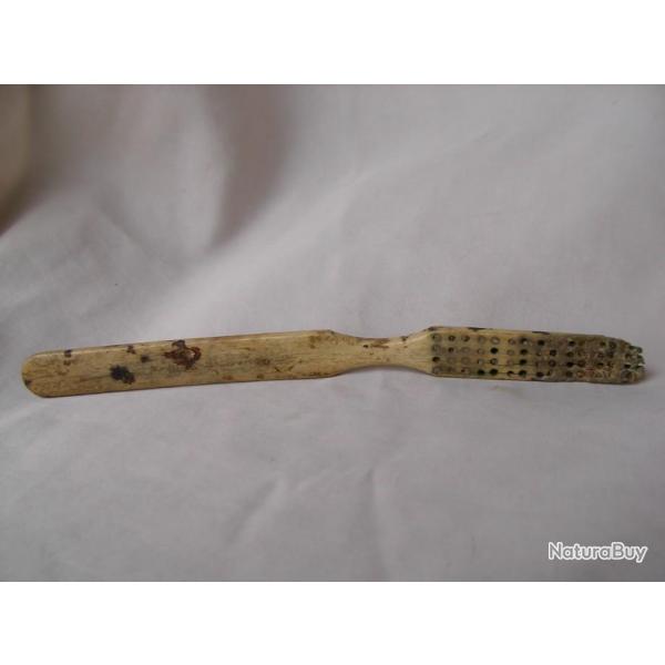 WW2 US/ALLI�S BROSSE A DENTS DE TERRAIN DU SOLDAT ALLI� COURB�E 16.9 CM 6