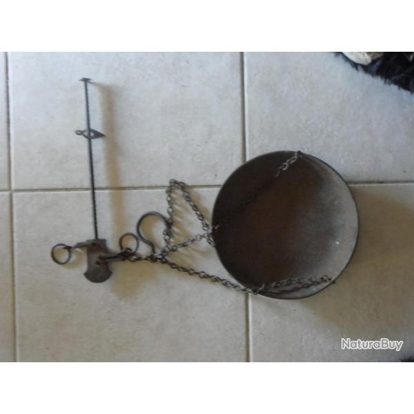 balance romaine antique faite � la main en fer forg�