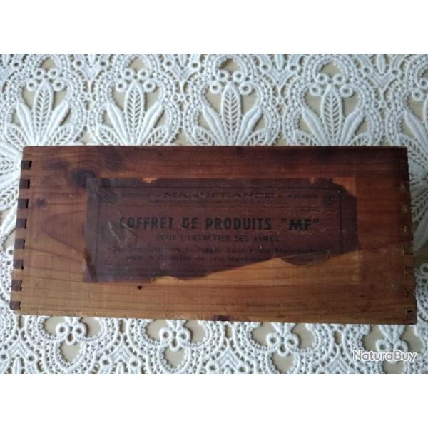 MANUFRANCE:COFFRET NECESSAIRE NETTOYAGE DES ARMES + LOT DE CARTOUCHES DE COLLECTION .