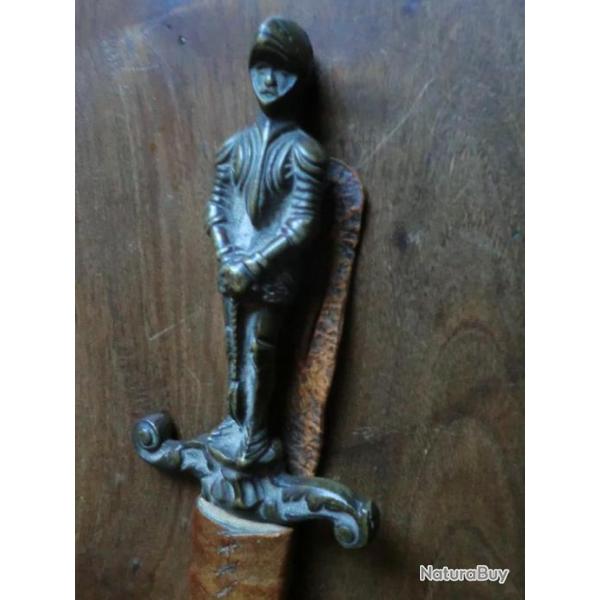 poignard d�fense  dague de vertu