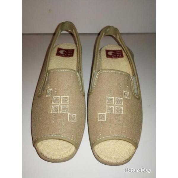 Chaussures / chaussons de confort en �ponge avec semelles compens�es  (P36)