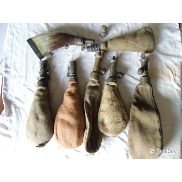 Lot de 7 poires � poudre et � plomb anciennes vides.