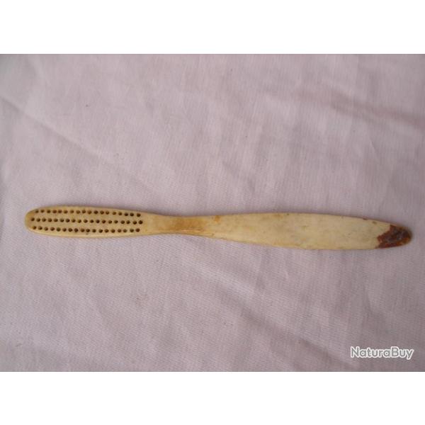 WW2 US / ALLI�S BROSSE A DENTS DE TERRAIN DU SOLDAT ALLI� 15 CM 7