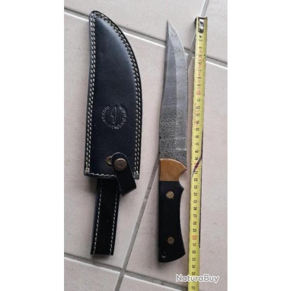 Couteau neuf droit fixe 33cm, lame de 20cm.