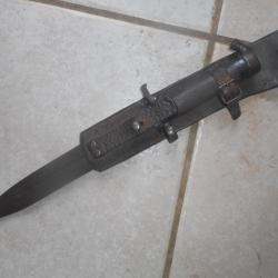 ancienne ba&iuml;onnette su&eacute;doise mod&egrave;le 1896 avec porte fourreau cuir