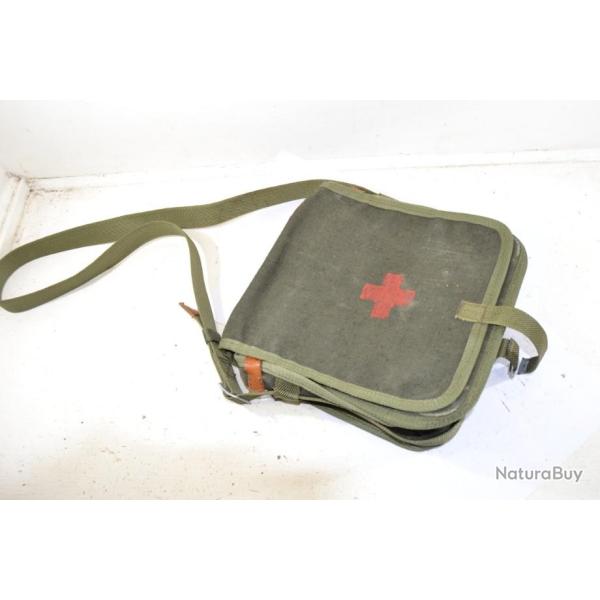 Musette sac trousse premiers secours m�dical RUSSE URSS ann�es 1980 Reconstitution WW2  infirmi�re
