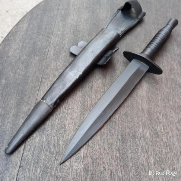 Poignard Double tranchants avec tui en cuir