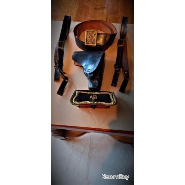 Lot d'officier espagnol de l'universit� de la milice du temps du g�n�ral Franco comprenant