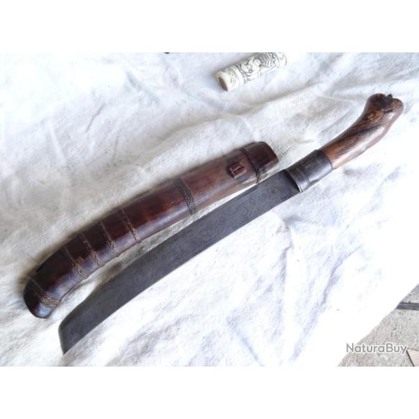EF3) lot tr�s belle arme couteau , dague , machette , belle lame grav�e de volutes , petit prix