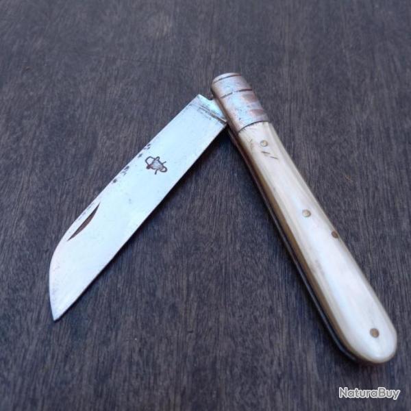 Couteau R�gional GOUTTI�RE par GILLES REYNEWAETER Manche en Corne