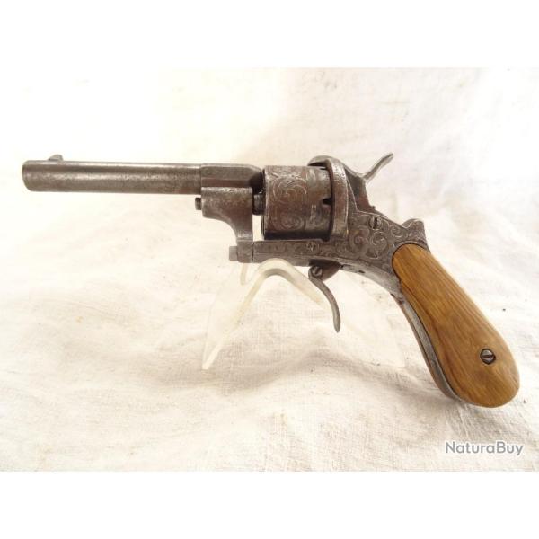 7-2) lot , grand r�volver a broches grav�  =  6 coups  cal 9