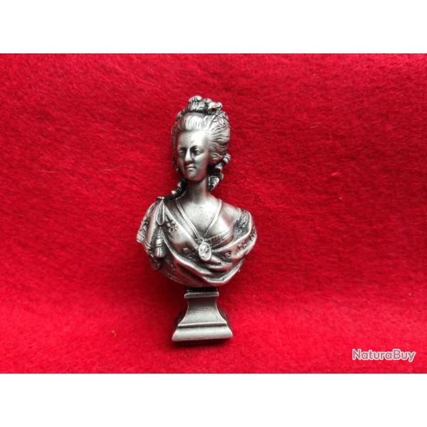 Figurine en m�tal de Marie Antoinette - Hauteur : 60 mm