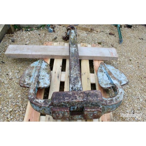 Tr�s Grande Ancre De Marine En Fonte Avec Sa Cha�ne