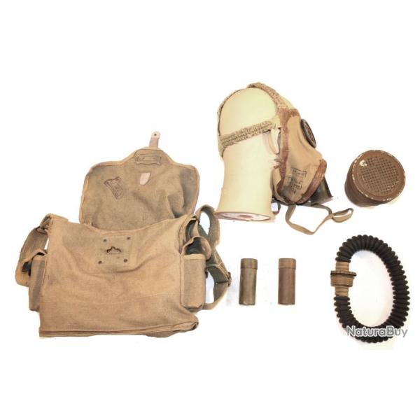 Masque  gaz WW2 dat 1939 complet avec sa sacoche de transport marque