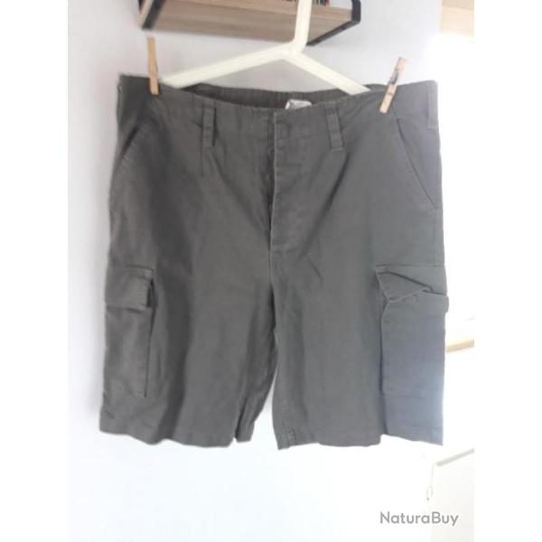 BERMUDA  TYPE RANGER MODELE OLIVE